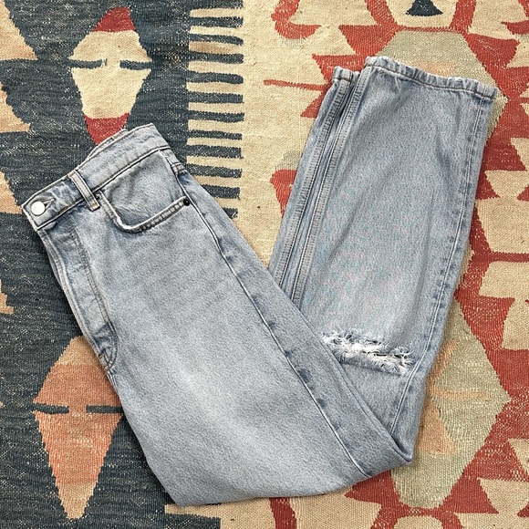 Reformation Cynthia Crop High Rise Light Wash Relaxed Jean Distressed - Picture 13 of 14